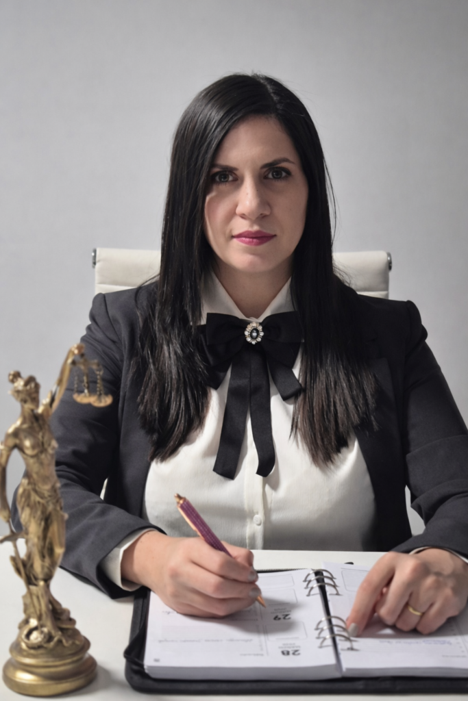 abogada de familia en caba asesorando cliente divorcio cuota alimentaria tenencia